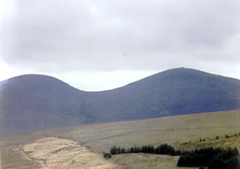 Le due colline in Irlanda chiamate «I due seni di Anu».