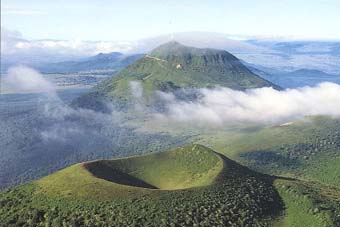 Il Puy-de-D&ocirc;me, l'antico monte Dumus.